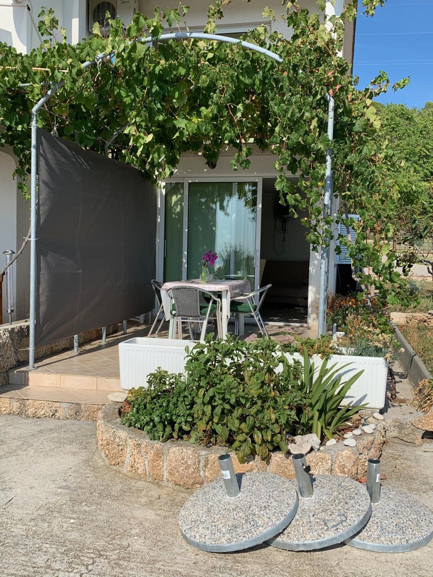 Apartments Jaca Banjol Exterior photo